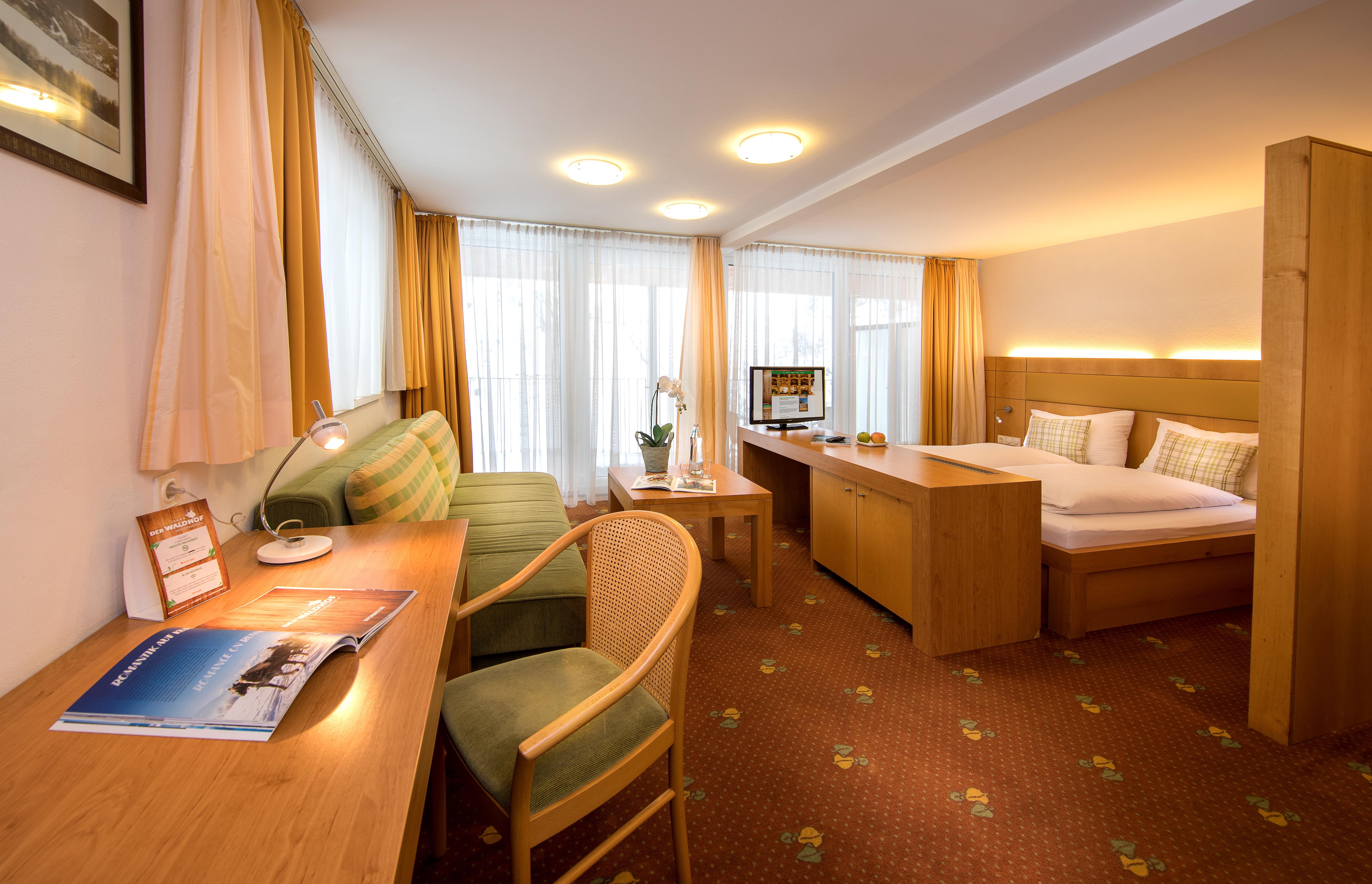 Hotel Der Waldhof ツェル アム ゼー エクステリア 写真