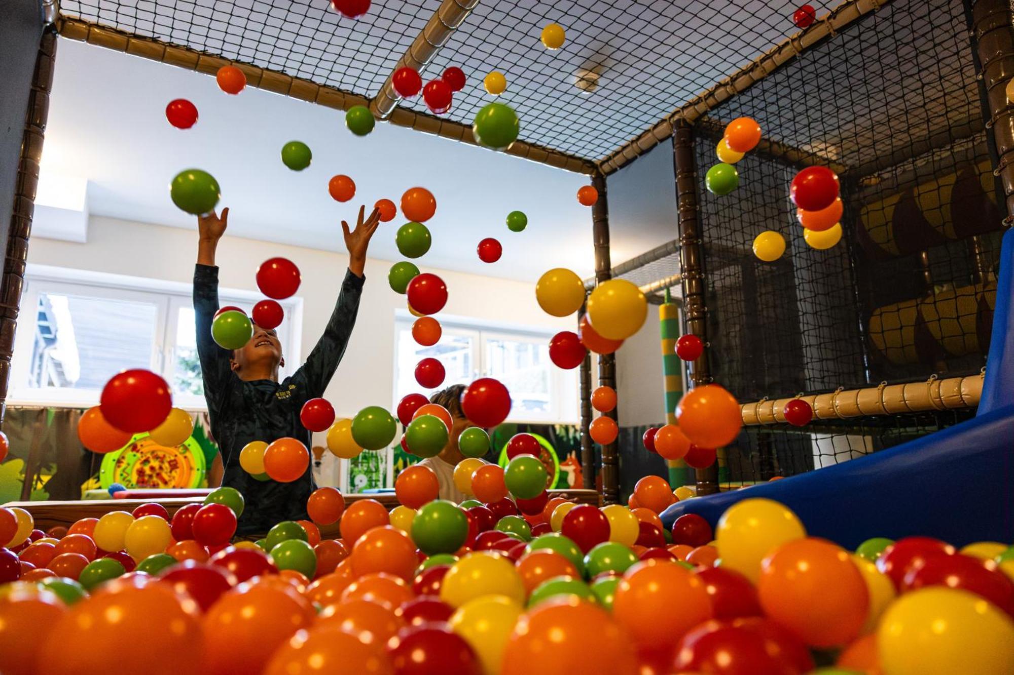 Hotel Der Waldhof ツェル アム ゼー エクステリア 写真